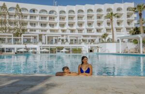 A Seaside Stay That Feels Easy in Golden Coast Beach A Seaside Stay That Feels Easy in Golden Coast Beach